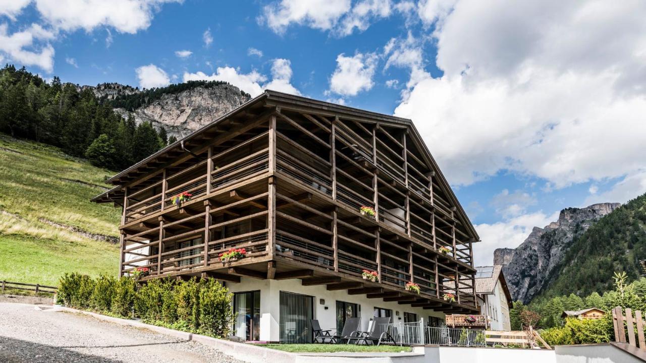 Cadepunt The Dolomites Lodge Сельва-ді-Валь-Гардена Екстер'єр фото